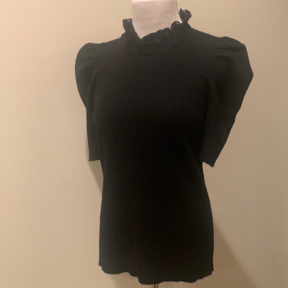 Aqua 100% cashmere short sleeve sweater with removable lace neckline